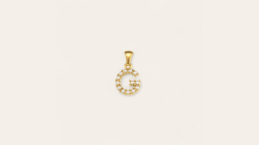 Charm Lettre "G"  avec perles Nacrées, doré ( chaine offerte )